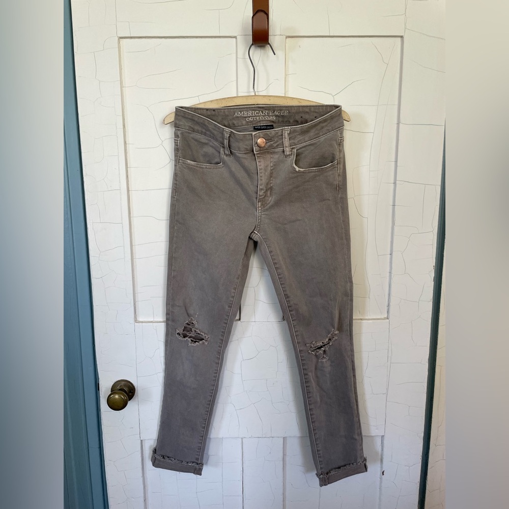 American Eagle Outfitters mocha distressed cropped jegging